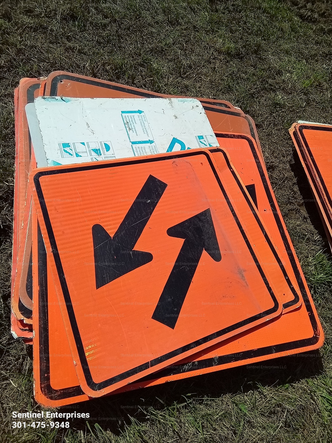 Road signs - SOUTHERN MARYLAND CONTRACTOR & FARMER CONSIGNMENT AUCTION